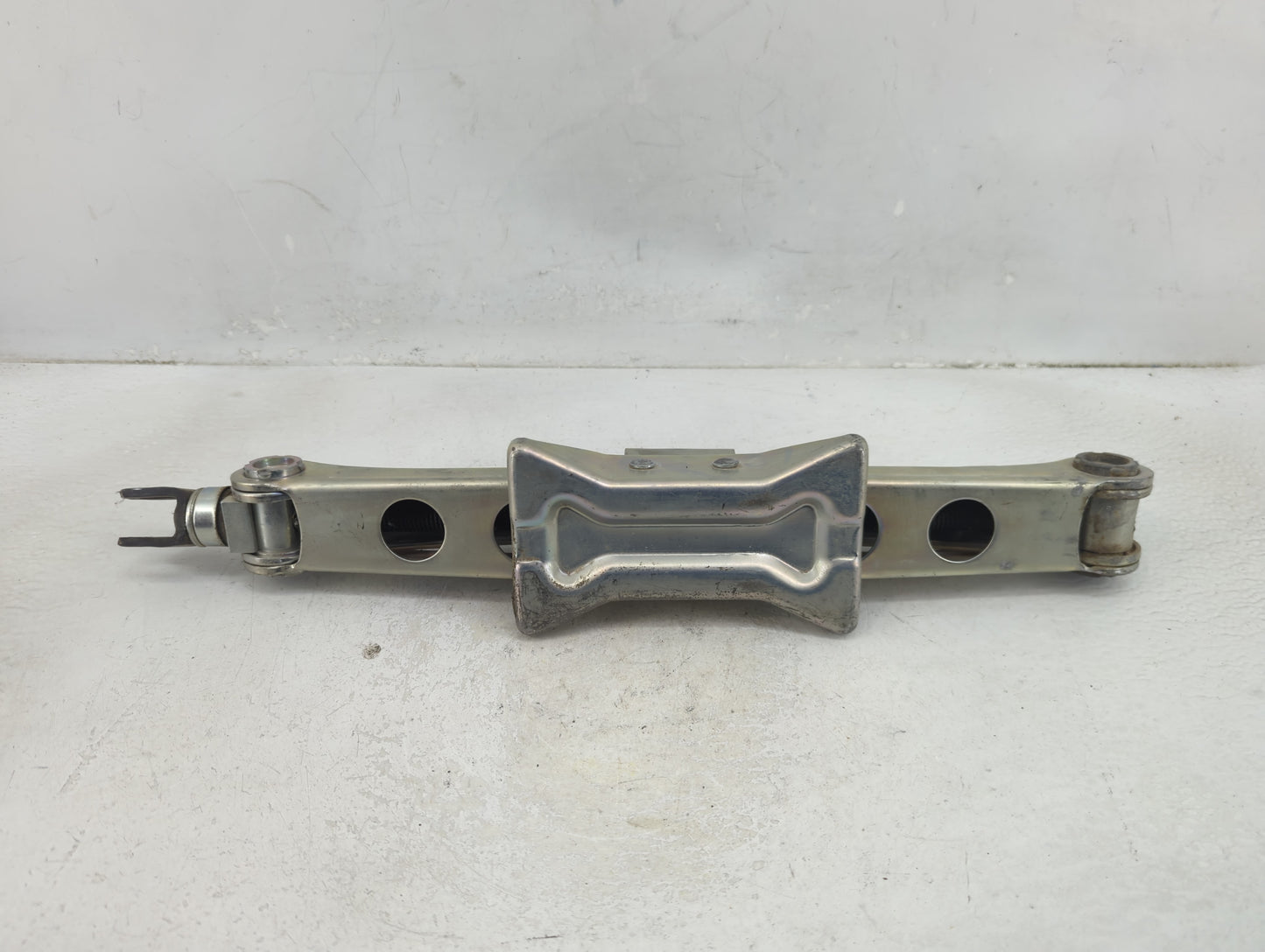 2019 Honda Hr-v Spare Scissor Car Jack 1390209 - Oemusedautoparts1.com