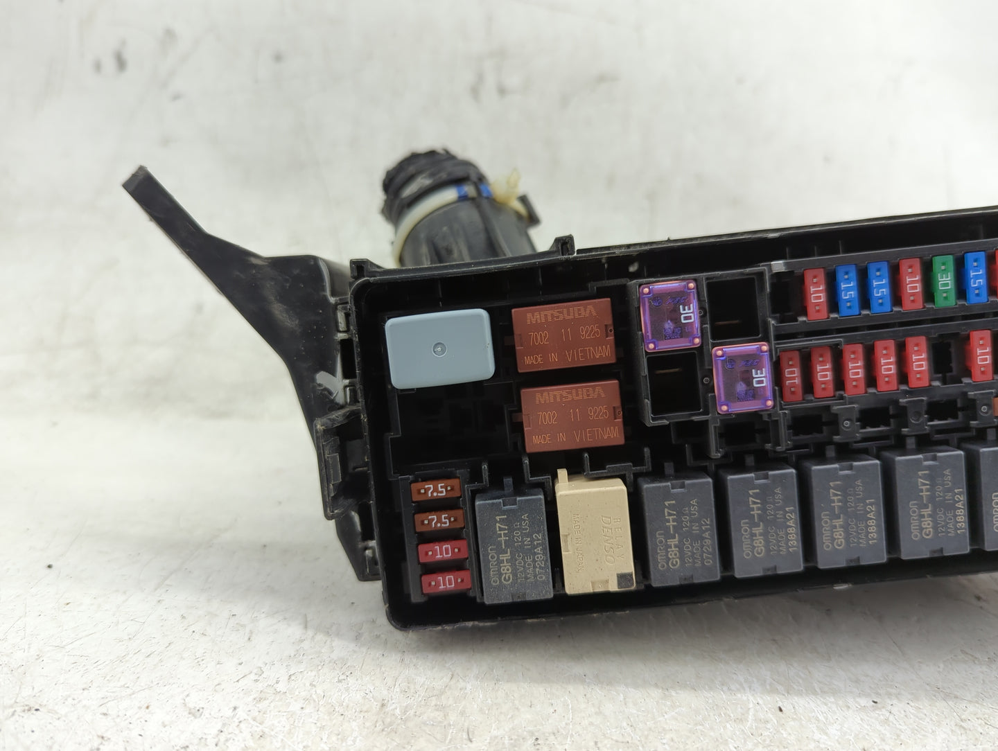 2019 Honda Hr-V Fusebox Fuse Box Panel Relay Module P/N:T7A-A11 4063 Fits OEM Used Auto Parts - Oemusedautoparts1.com