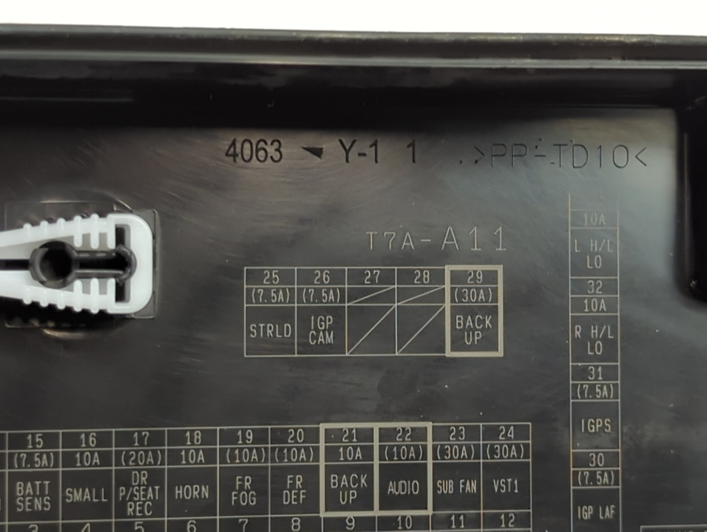2019 Honda Hr-V Fusebox Fuse Box Panel Relay Module P/N:T7A-A11 4063 Fits OEM Used Auto Parts - Oemusedautoparts1.com