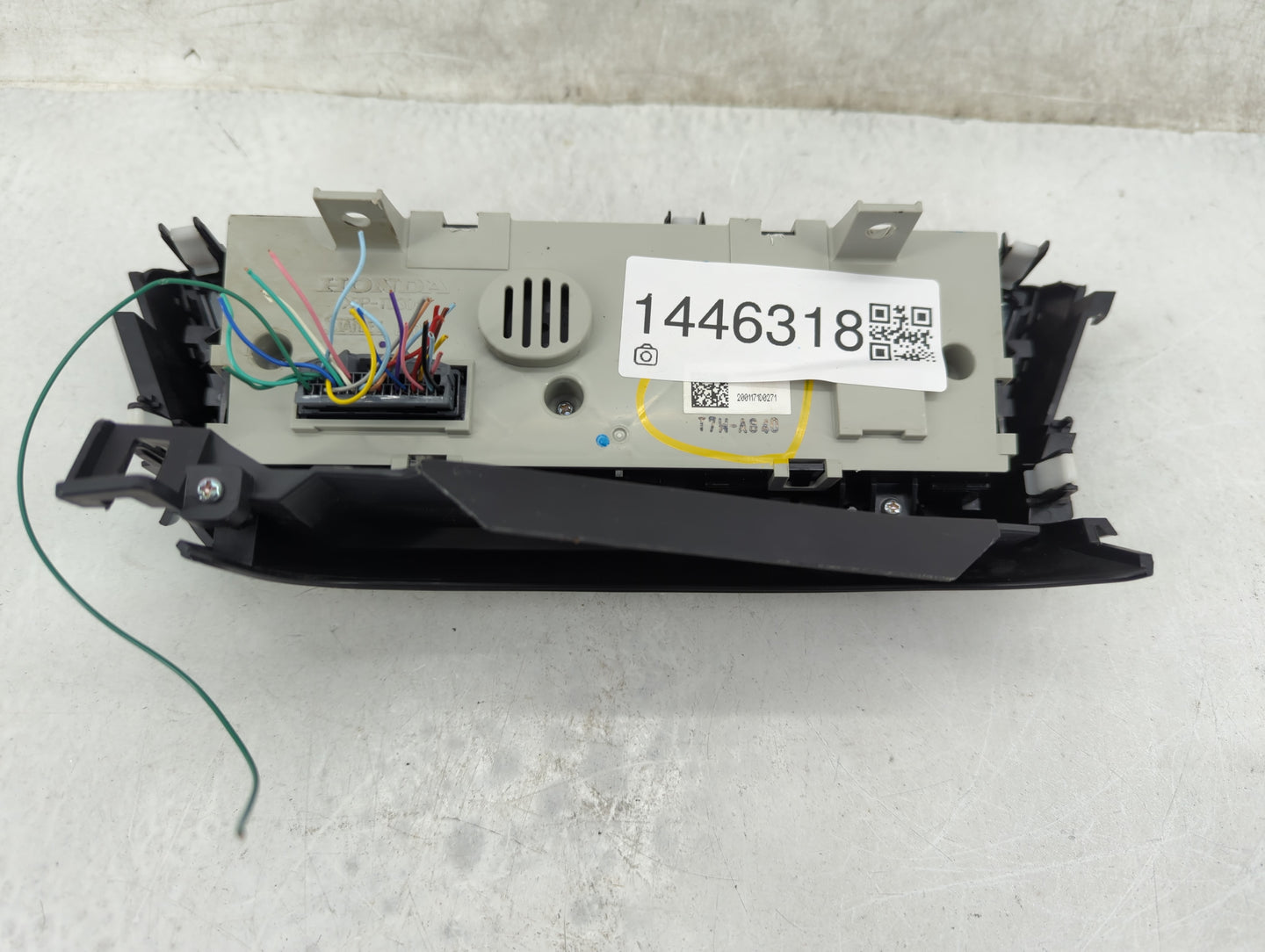 2016-2022 Honda Hr-V Climate Control Module Temperature AC/Heater Replacement P/N:T7W-A840 Fits OEM Used Auto Parts - Oemuse
