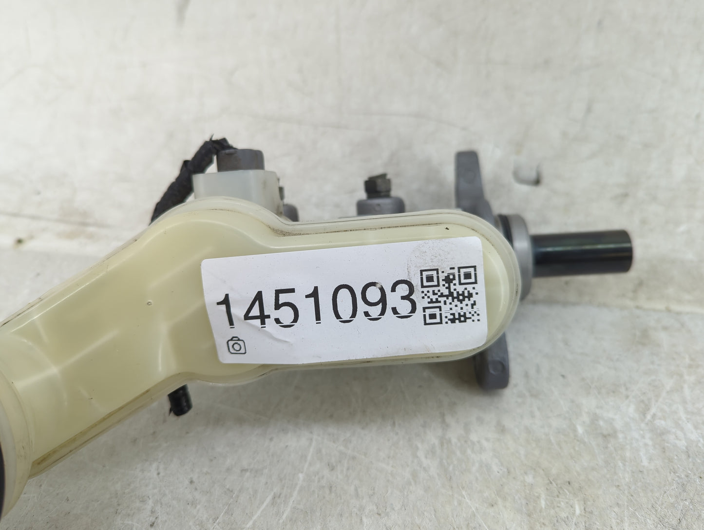2016-2022 Honda Hr-v Brake Master Cylinder 1451093 - Oemusedautoparts1.com