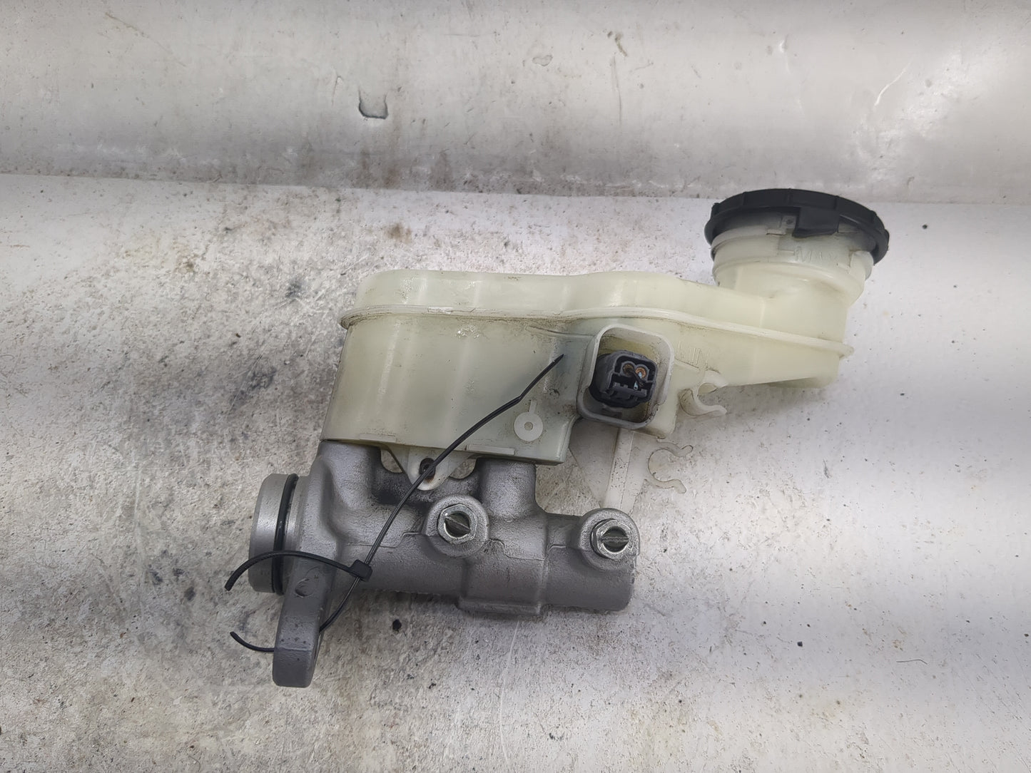 2016-2022 Honda Hr-v Brake Master Cylinder 1497023 - Oemusedautoparts1.com