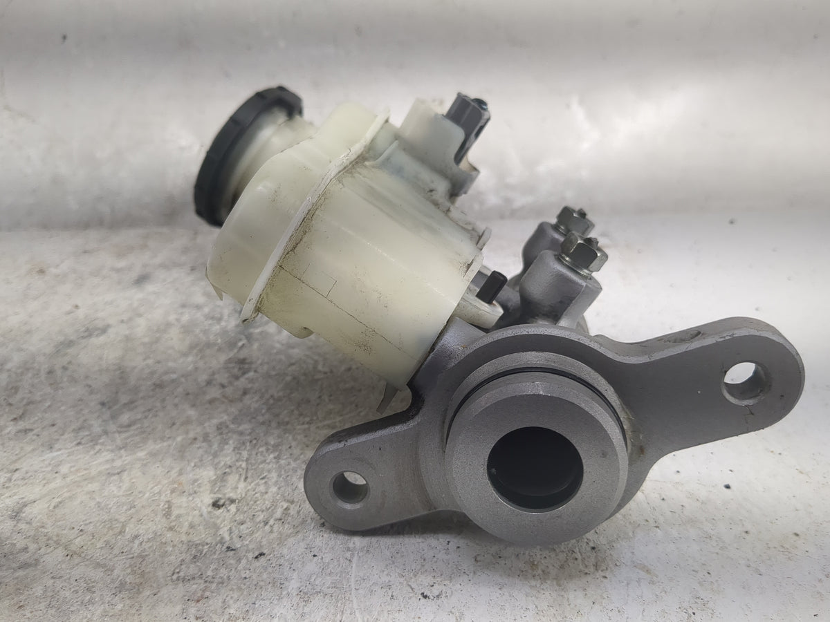 2016-2022 Honda Hr-v Brake Master Cylinder 1497023 - Oemusedautoparts1.com