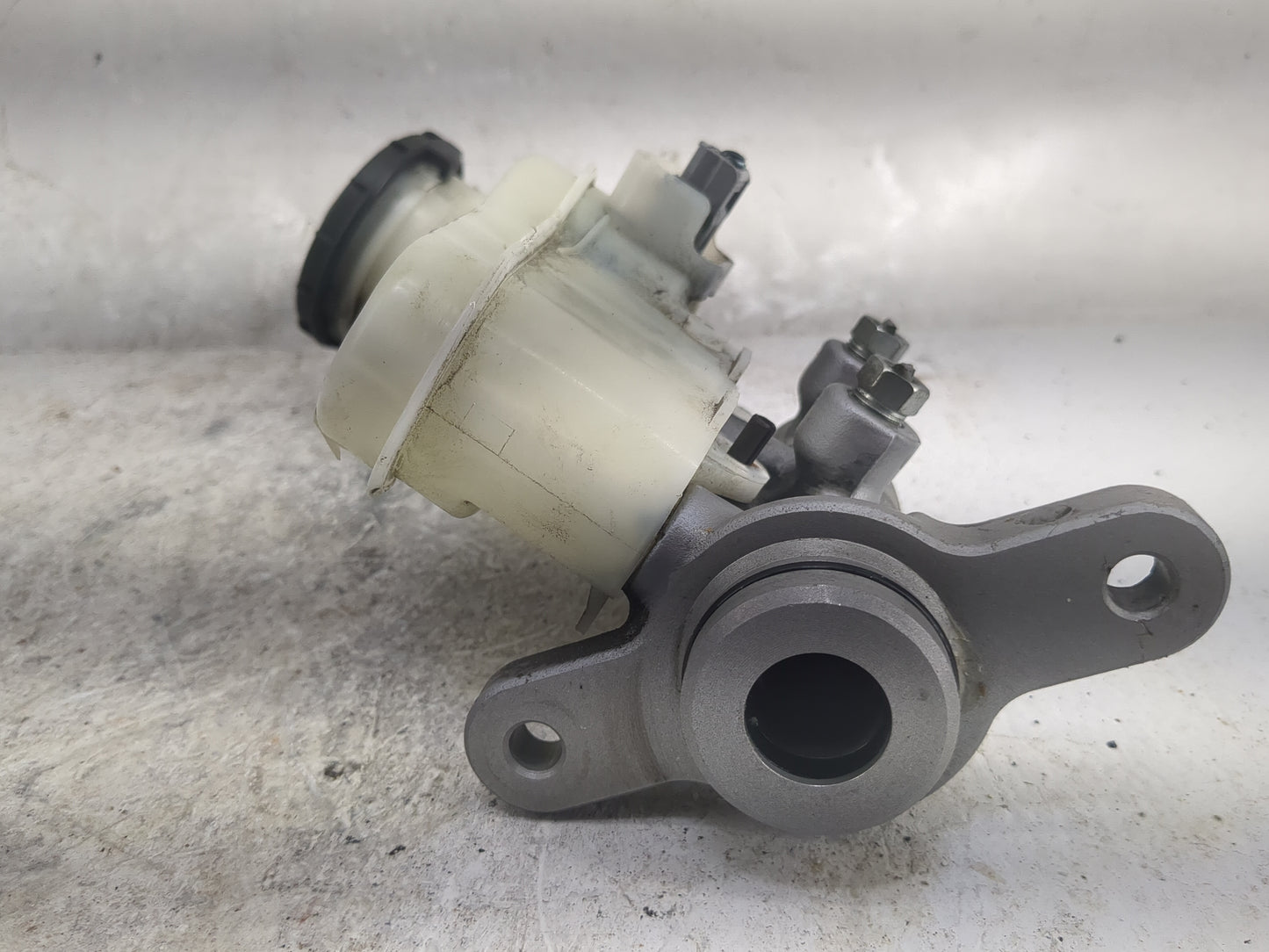 2016-2022 Honda Hr-v Brake Master Cylinder 1497023 - Oemusedautoparts1.com