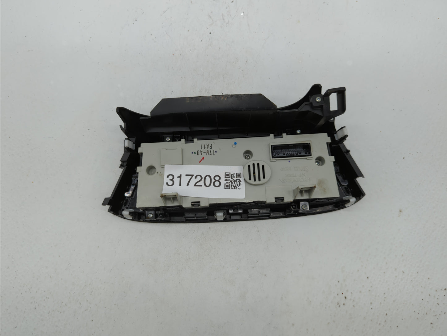 2019 Honda Hr-V Climate Control Module Temperature AC/Heater Replacement P/N:PP-TD30 Fits OEM Used Auto Parts - Oemusedautop