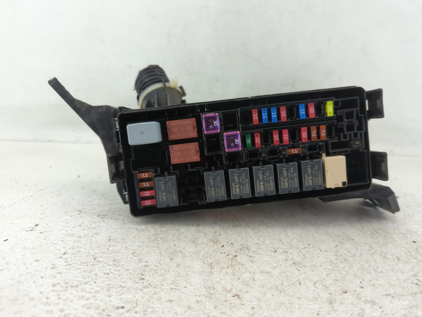 2019 Honda Hr-V Fusebox Fuse Box Panel Relay Module P/N:T7A-A11 4063 Y-1 2 Fits OEM Used Auto Parts - Oemusedautoparts1.com