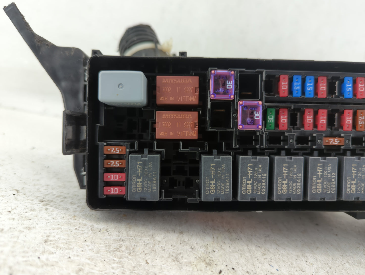 2019 Honda Hr-V Fusebox Fuse Box Panel Relay Module P/N:T7A-A11 4063 Y-1 2 Fits OEM Used Auto Parts - Oemusedautoparts1.com
