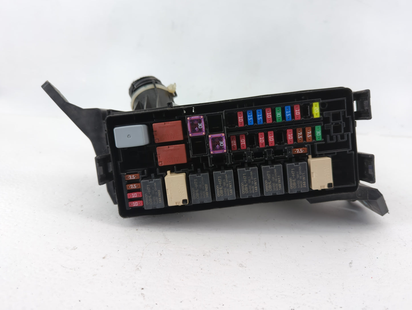 2019 Honda Hr-V Fusebox Fuse Box Panel Relay Module P/N:T7A-A11 4063 Y-1 2 Fits OEM Used Auto Parts - Oemusedautoparts1.com