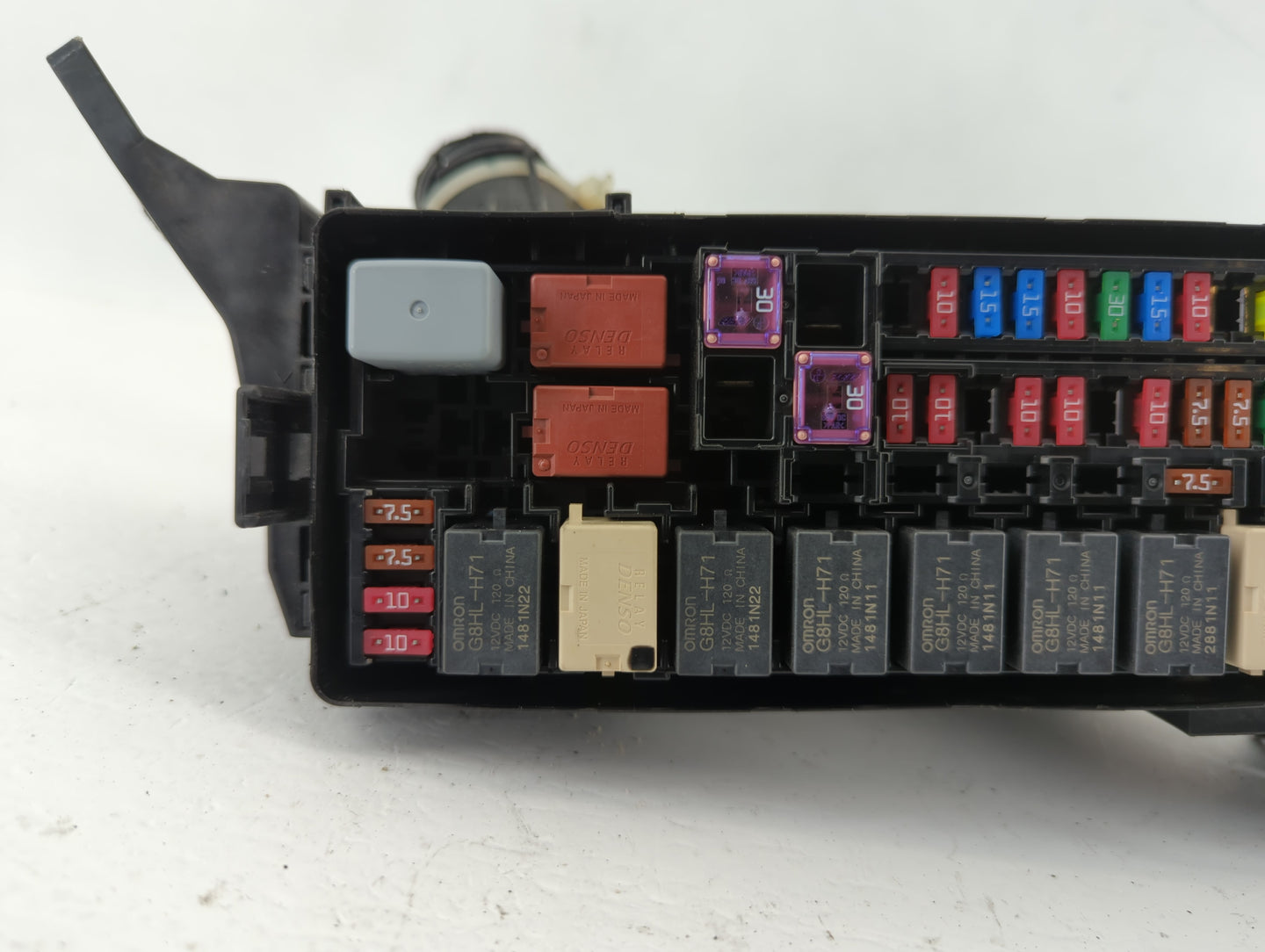 2019 Honda Hr-V Fusebox Fuse Box Panel Relay Module P/N:T7A-A11 4063 Y-1 2 Fits OEM Used Auto Parts - Oemusedautoparts1.com
