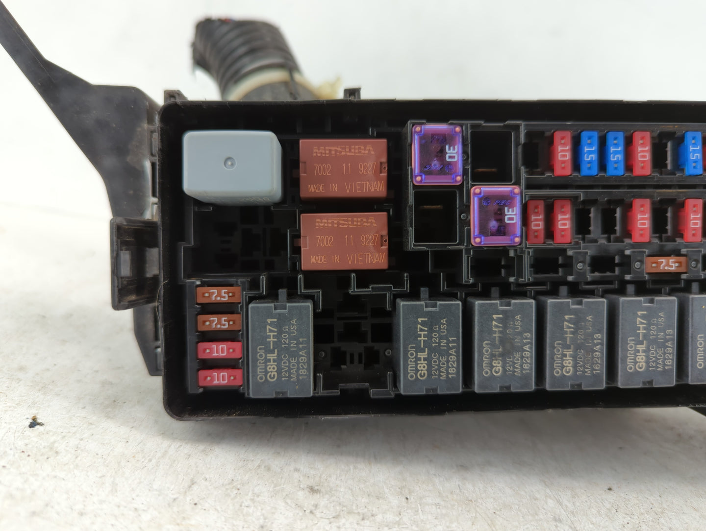 2019 Honda Hr-V Fusebox Fuse Box Panel Relay Module P/N:T7A-A11 4063 Y-1 2 Fits OEM Used Auto Parts - Oemusedautoparts1.com