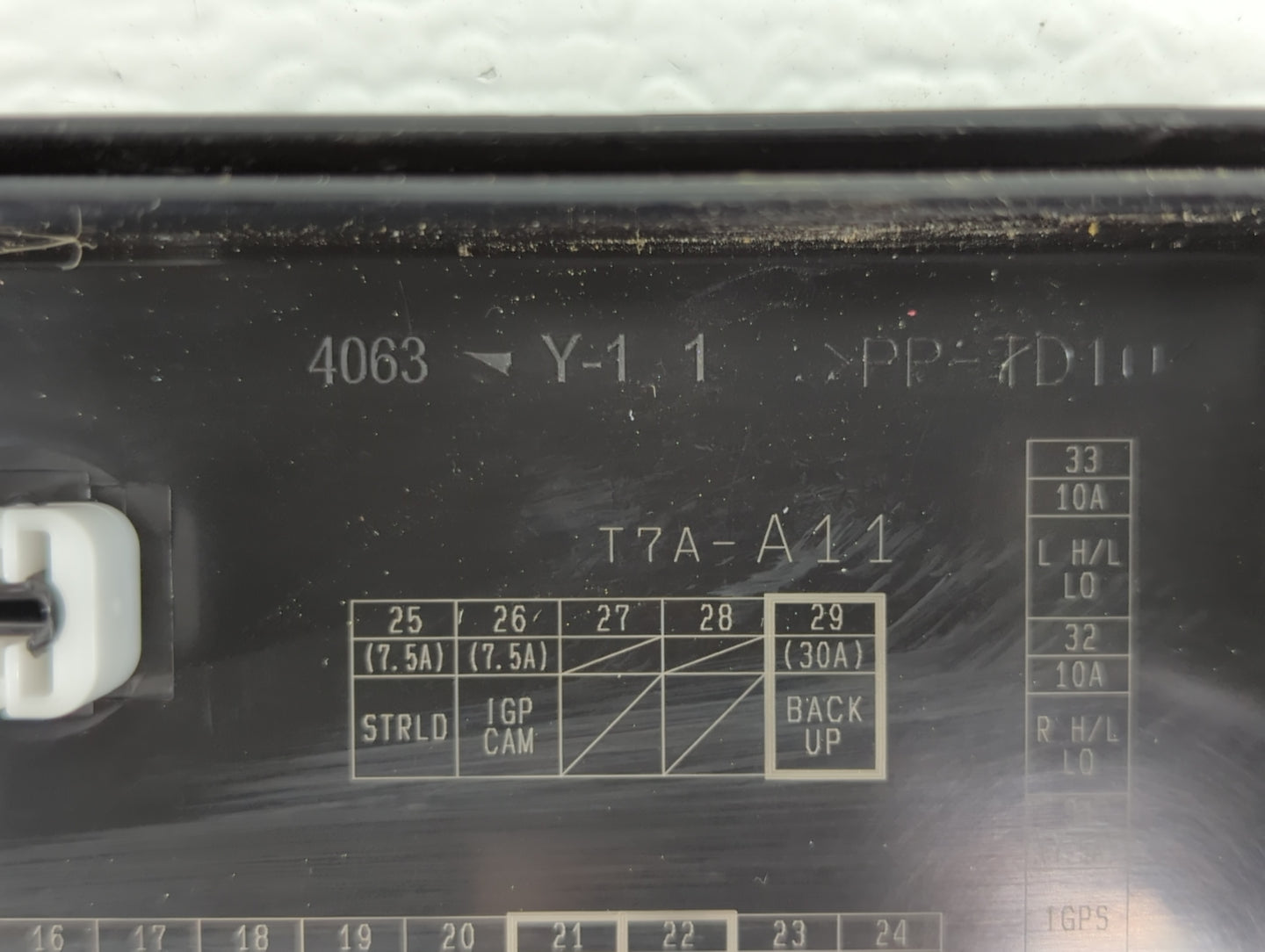 2019 Honda Hr-V Fusebox Fuse Box Panel Relay Module P/N:T7A-A11 4063 Y-1 2 Fits OEM Used Auto Parts - Oemusedautoparts1.com