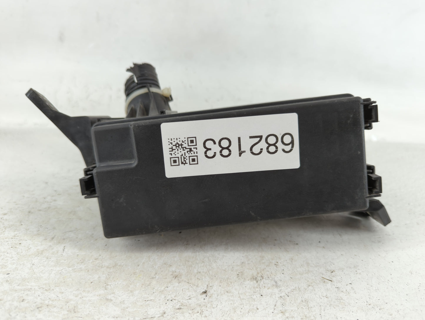 2019 Honda Hr-V Fusebox Fuse Box Panel Relay Module P/N:T7A-A11 4063 Fits OEM Used Auto Parts - Oemusedautoparts1.com