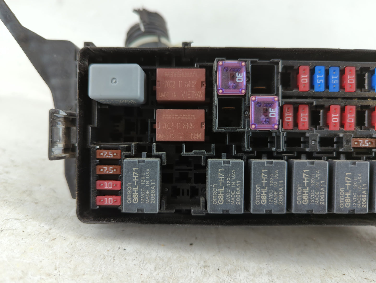 2019 Honda Hr-V Fusebox Fuse Box Panel Relay Module P/N:T7A-A11 4063 Fits OEM Used Auto Parts - Oemusedautoparts1.com
