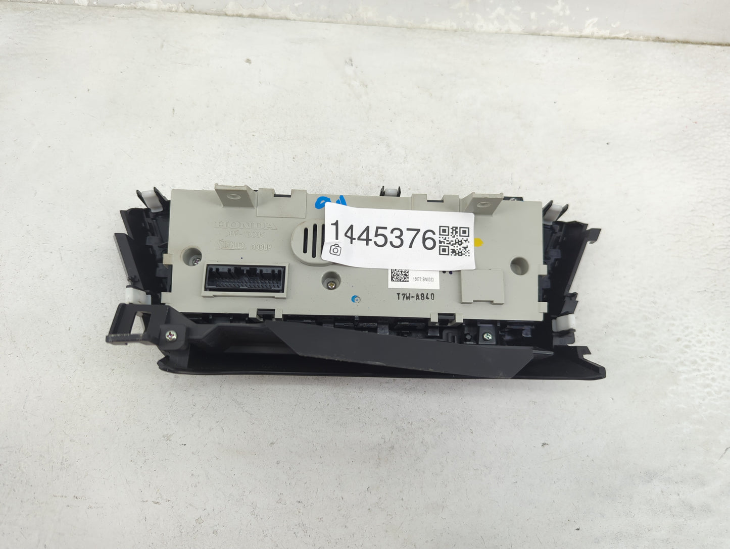 2019 Honda Hrv Climate Control Module Temperature AC/Heater Replacement P/N:T7W-A840 Fits Fits 2016 2017 2018 2020 2021 2022