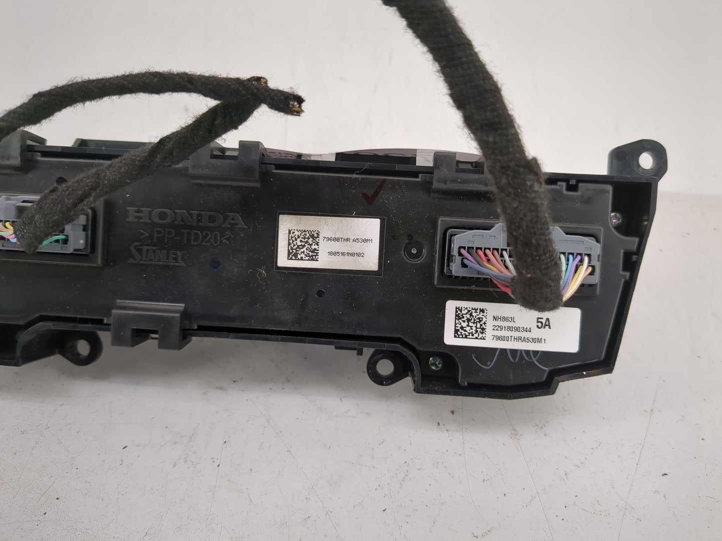 2019 Honda Odyssey Climate Control Module Temperature AC/Heater Replacement P/N:79600THRA530M1 NH863L Fits OEM Used Auto Par