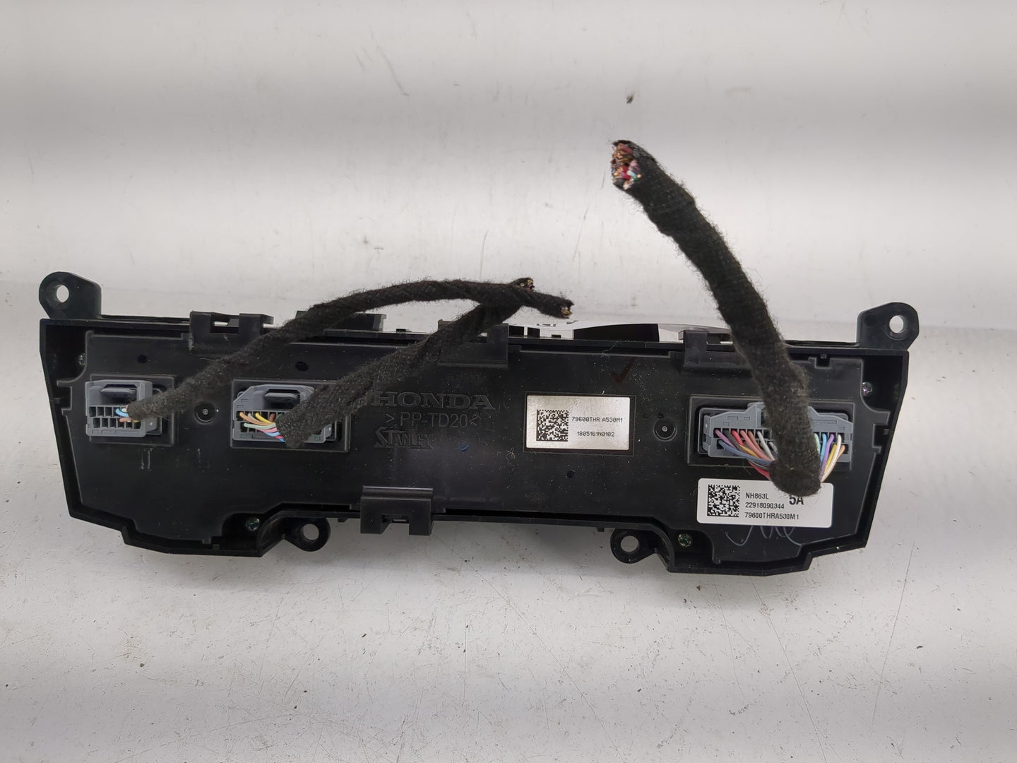 2019 Honda Odyssey Climate Control Module Temperature AC/Heater Replacement P/N:79600THRA530M1 NH863L Fits OEM Used Auto Par