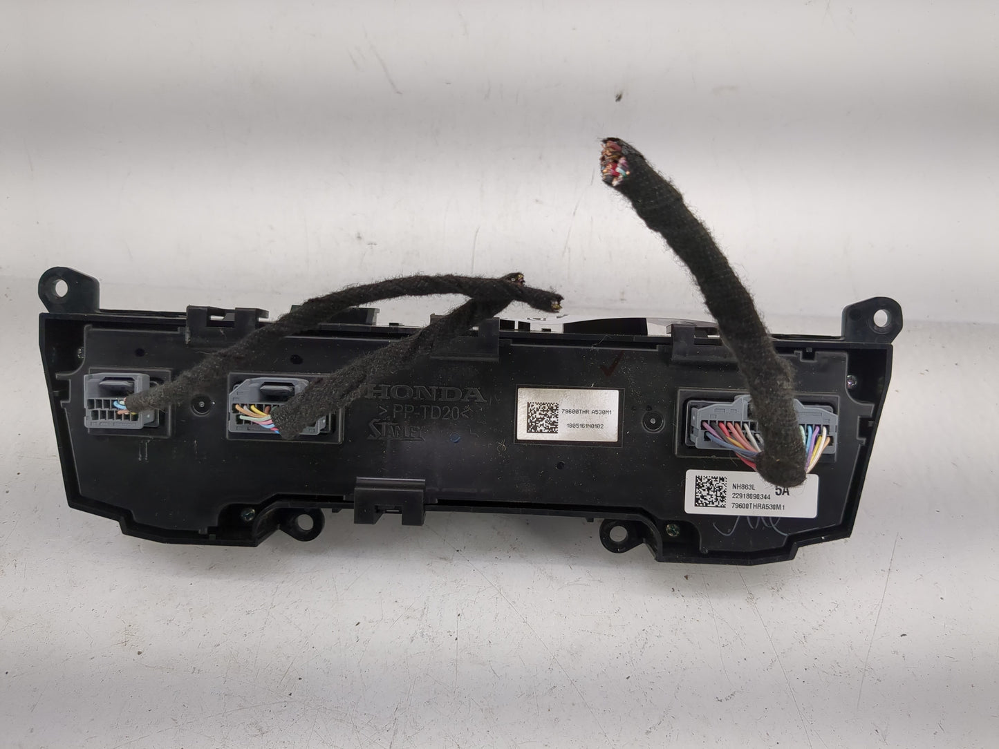 2019 Honda Odyssey Climate Control Module Temperature AC/Heater Replacement P/N:79600THRA530M1 NH863L Fits OEM Used Auto Par