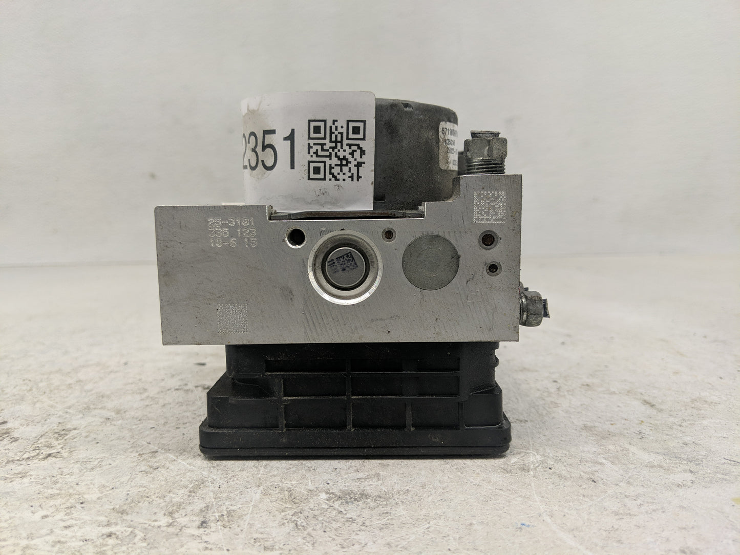 2019 Honda Odyssey ABS Pump Control Module Replacement P/N:57110THR A040M1 Fits OEM Used Auto Parts - Oemusedautoparts1.com