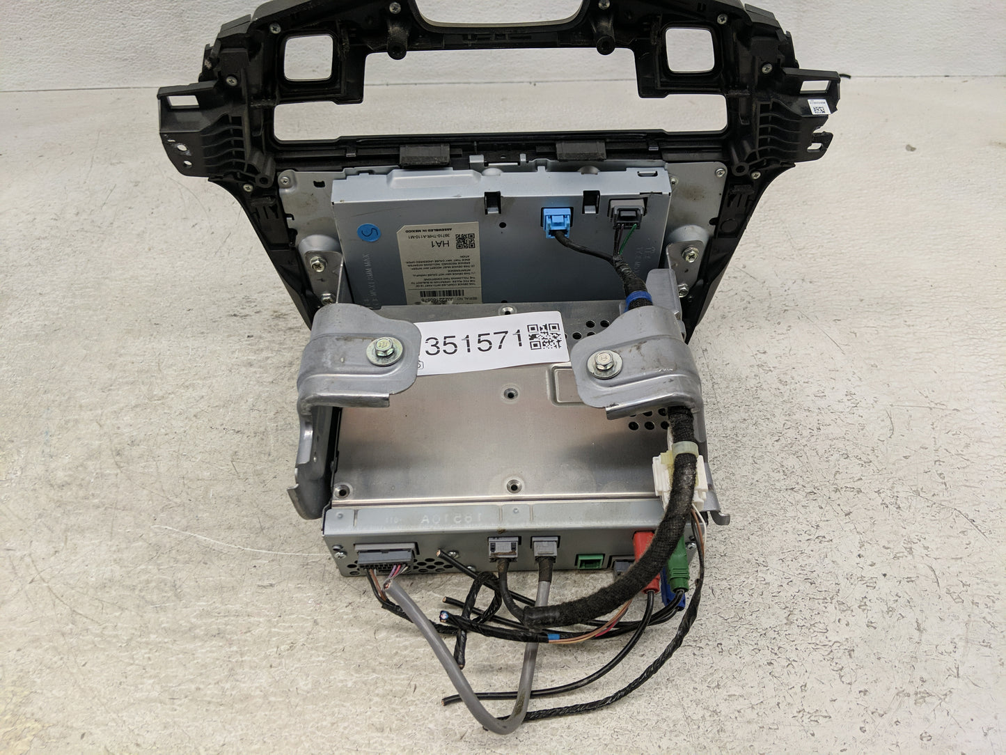 2019 Honda Odyssey Radio AM FM Cd Player Receiver Replacement P/N:39540-THR-A121-M1 Fits OEM Used Auto Parts - Oemusedautopa