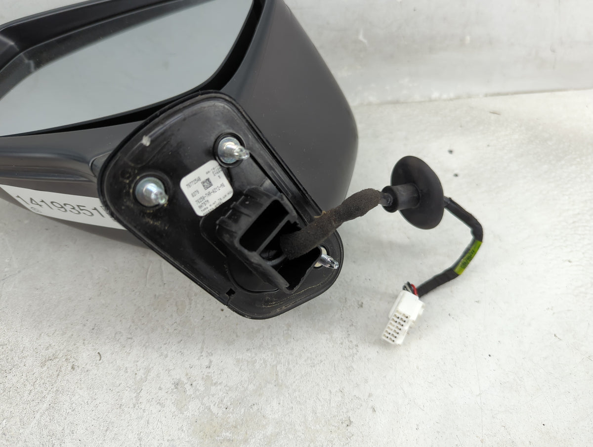 2018-2019 Honda Odyssey Driver Side View Mirror - Left Door Mirror OEM Used - Oemusedautoparts1.com