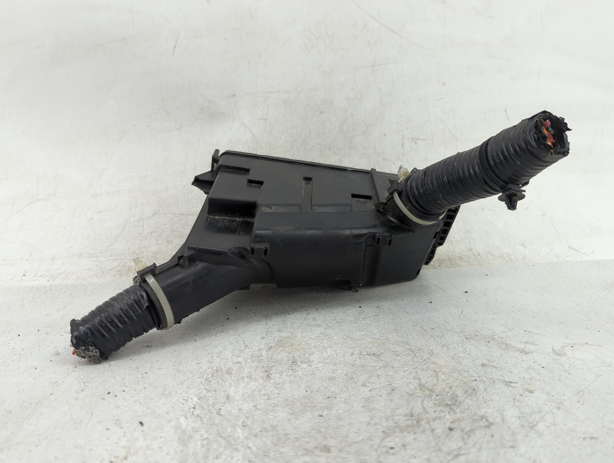 2018-2019 Honda Odyssey Fusebox Fuse Box Panel Relay Module P/N:PP-TD10 T5A-A02 Fits Fits 2018 2019 OEM Used Auto Parts - Oe