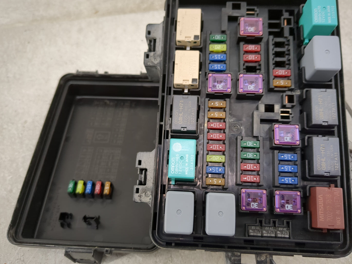 2019 Honda Odyssey Fusebox Fuse Box Panel Relay Module P/N:7171-4924-30 Fits OEM Used Auto Parts - Oemusedautoparts1.com