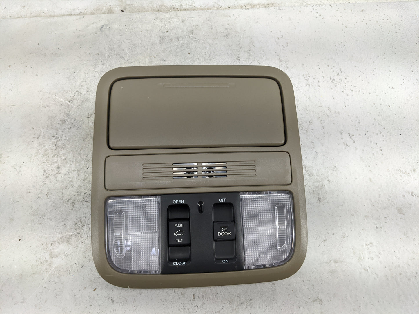 2019 Honda Odyssey Overhead Console W/rear Climate Control Tan - Oemusedautoparts1.com
