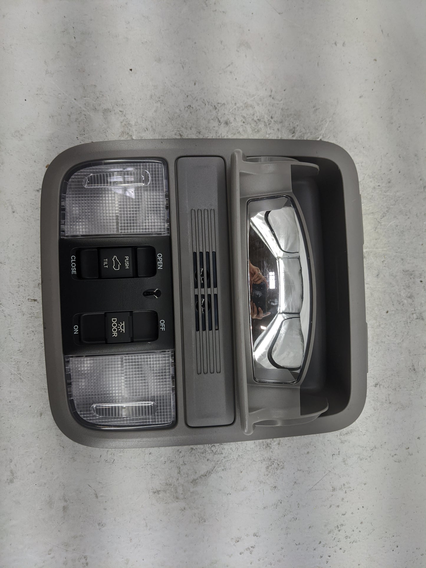2019 Honda Odyssey Overhead Roof Console Gray - Oemusedautoparts1.com