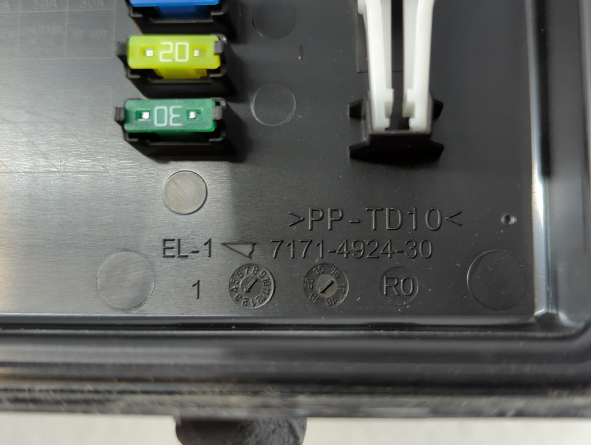 2018-2019 Honda Odyssey Fusebox Fuse Box Panel Relay Module P/N:71471-4924-30 Fits Fits 2018 2019 OEM Used Auto Parts - Oemu