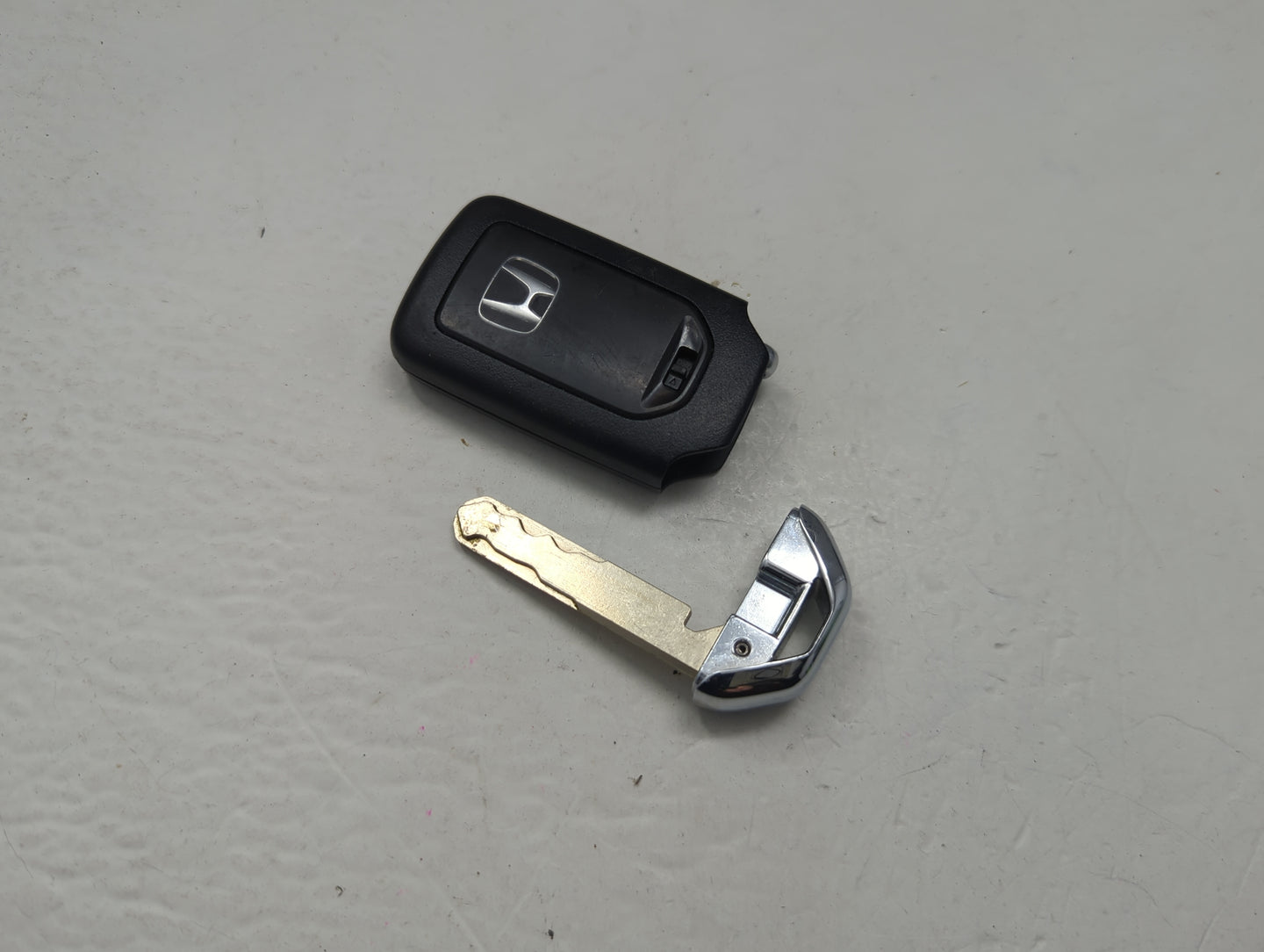 Honda Passport Keyless Entry Remote Fob KR5 V44 72147-TG7-A92 5 buttons - Oemusedautoparts1.com