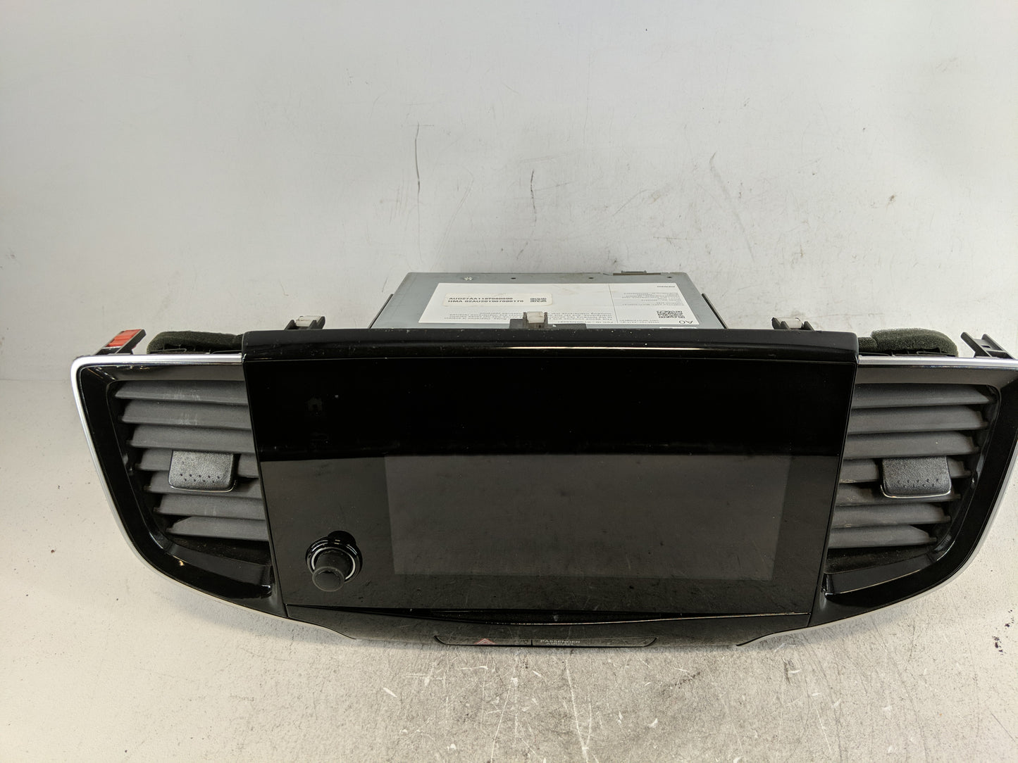 2016-2020 Honda Pilot Radio AM FM Cd Player Receiver Replacement P/N:39540-TG7-AA15-M1 Fits Fits 2016 2017 2018 2019 2020 OE