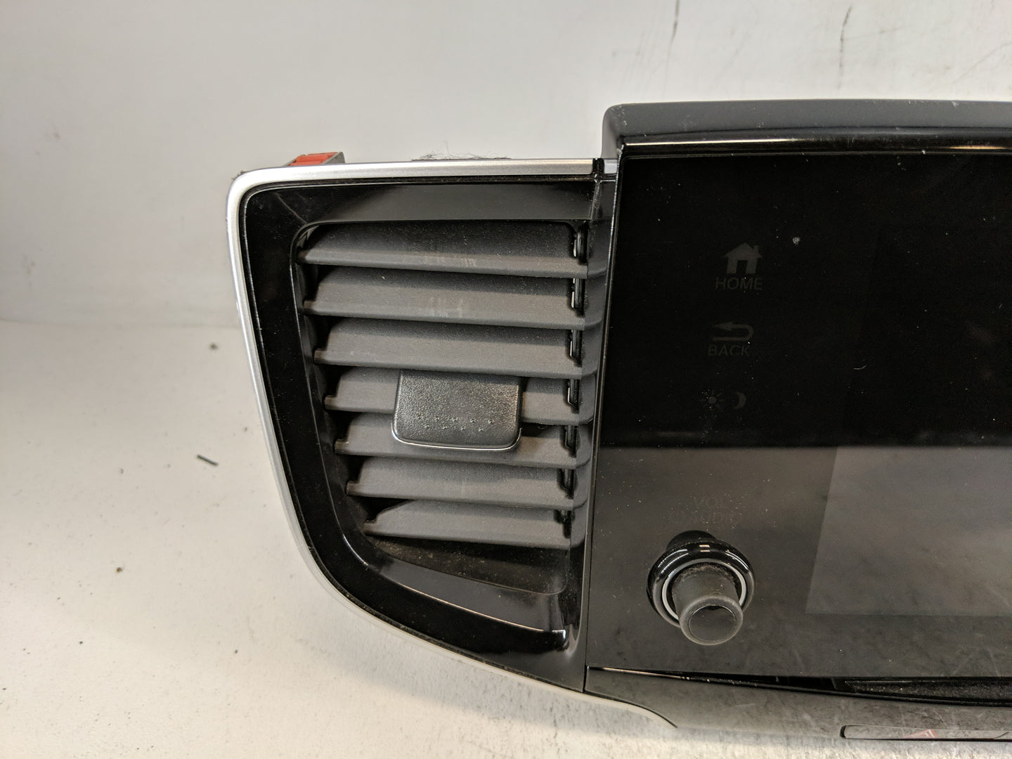 2016-2020 Honda Pilot Radio AM FM Cd Player Receiver Replacement P/N:39540-TG7-AA15-M1 Fits Fits 2016 2017 2018 2019 2020 OE