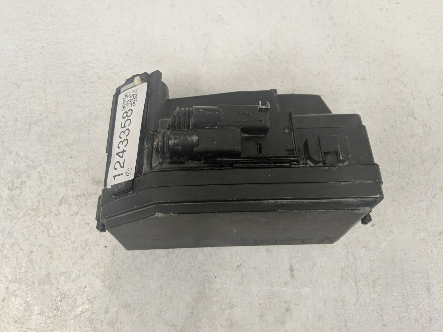 2019-2020 Honda Pilot Fusebox Fuse Box Panel Relay Module P/N:TG7 A010 A0 Fits Fits 2019 2020 OEM Used Auto Parts - Oemuseda