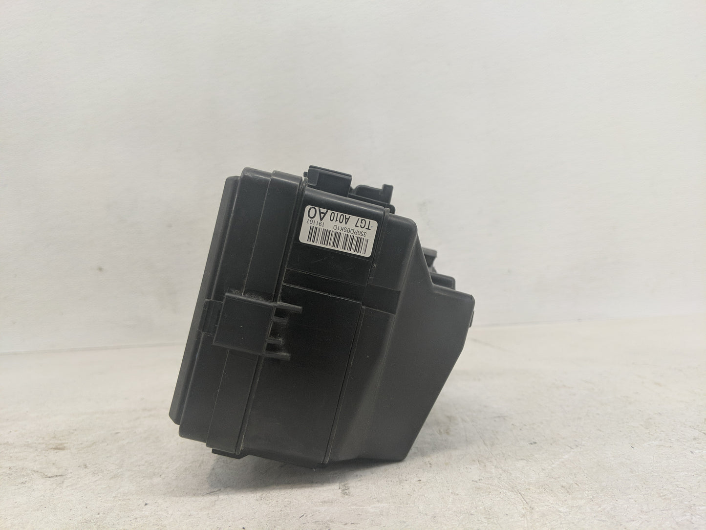 2019-2020 Honda Pilot Fusebox Fuse Box Panel Relay Module P/N:TG7 A010 A0 Fits Fits 2019 2020 OEM Used Auto Parts - Oemuseda