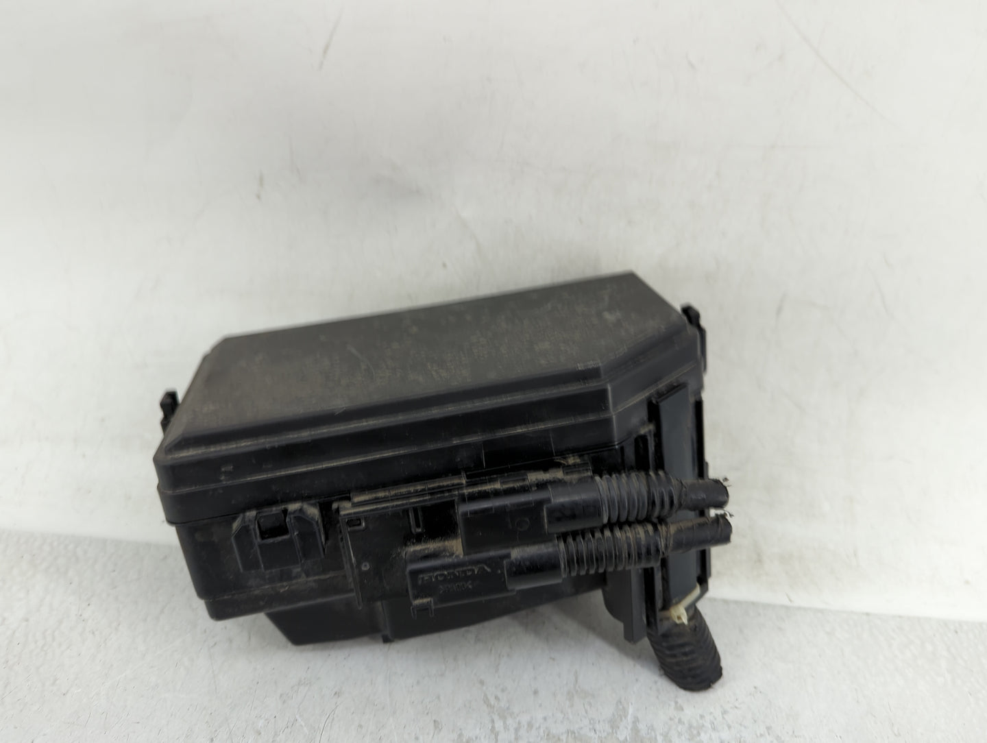 2019-2020 Honda Pilot Fusebox Fuse Box Panel Relay Module P/N:TG7 A010 A0 Fits Fits 2019 2020 OEM Used Auto Parts - Oemuseda