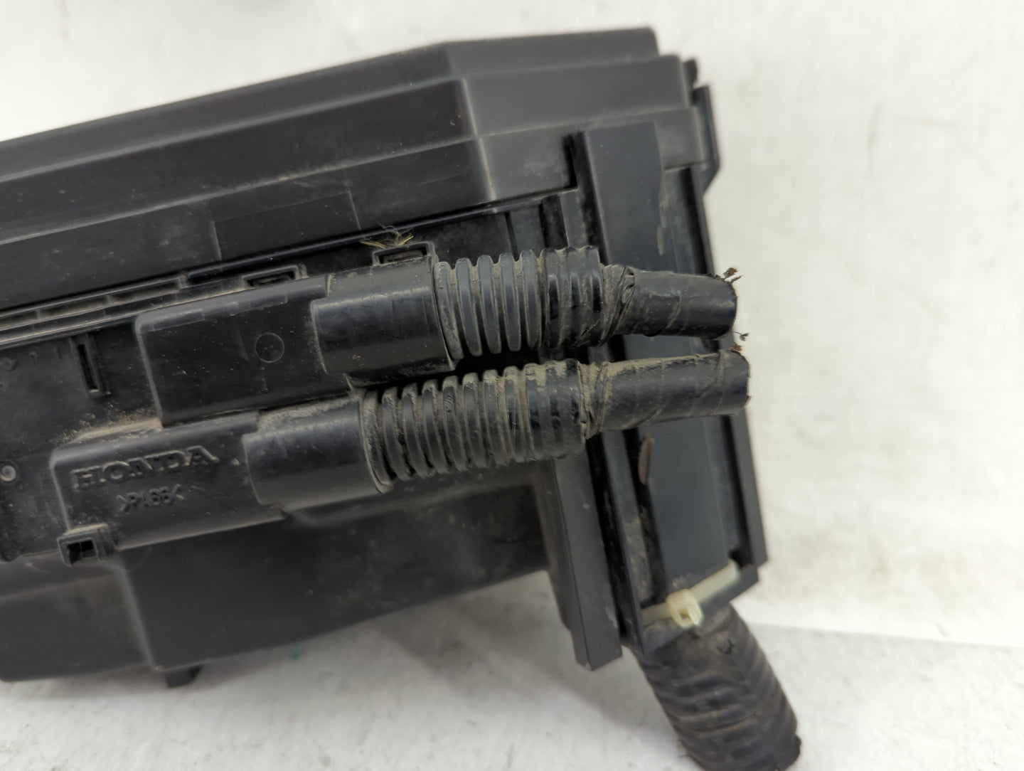 2019-2020 Honda Pilot Fusebox Fuse Box Panel Relay Module P/N:TG7 A010 A0 Fits Fits 2019 2020 OEM Used Auto Parts - Oemuseda