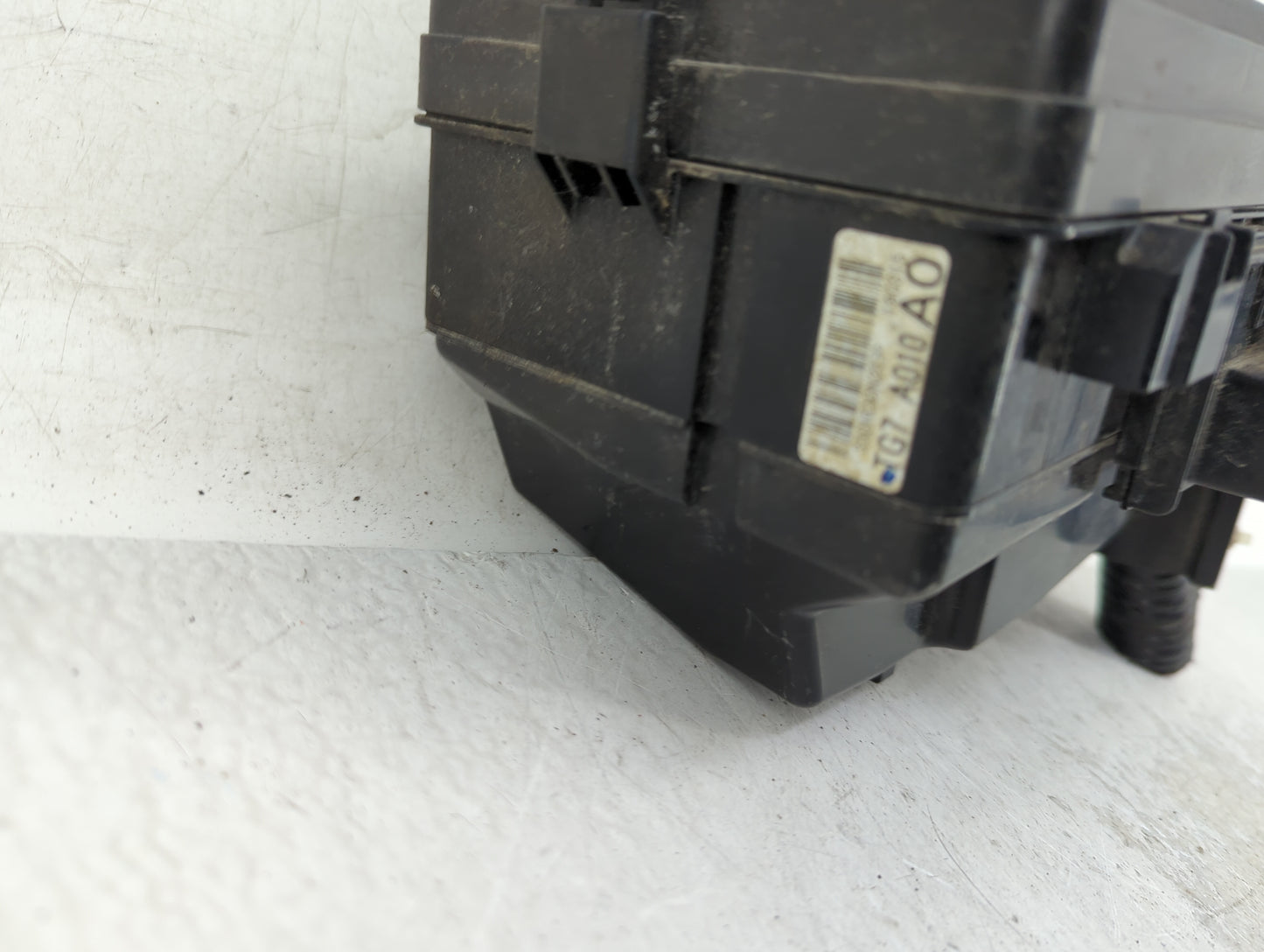 2019-2020 Honda Pilot Fusebox Fuse Box Panel Relay Module P/N:TG7 A010 A0 Fits Fits 2019 2020 OEM Used Auto Parts - Oemuseda