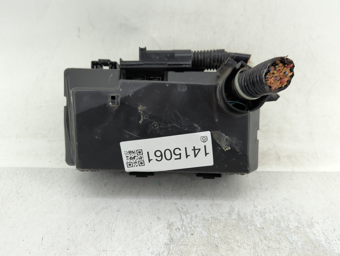 2019-2020 Honda Pilot Fusebox Fuse Box Panel Relay Module P/N:TG7 A010 A0 Fits Fits 2019 2020 OEM Used Auto Parts - Oemuseda