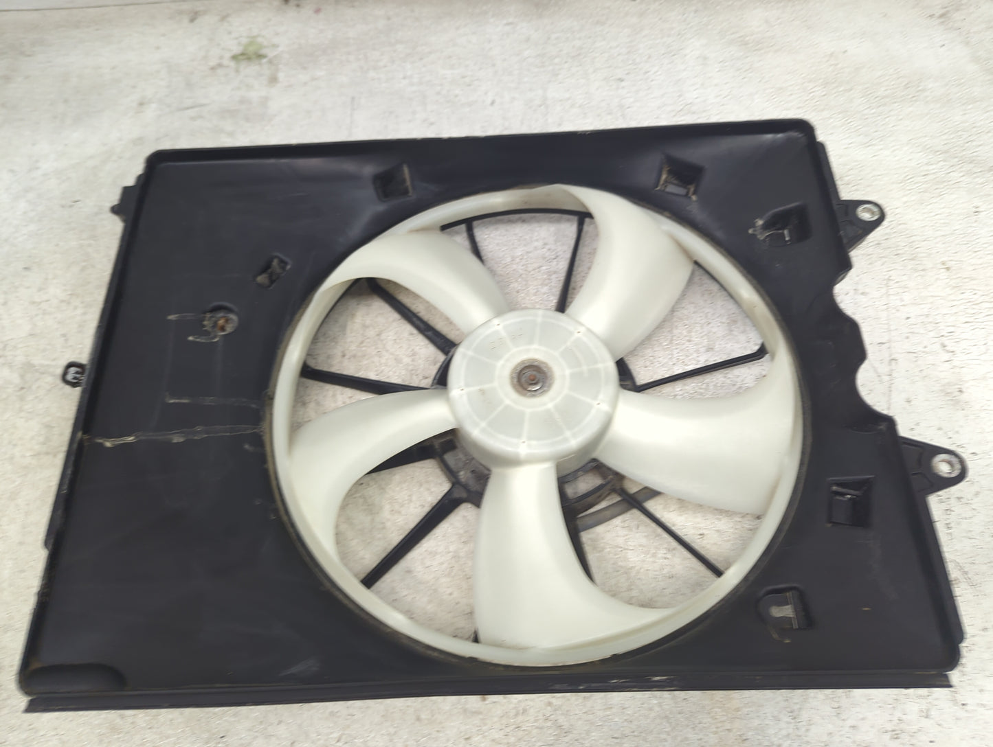 2016-2022 Honda Pilot Electric Radiator Cooling Fan Assembly - Oemusedautoparts1.com