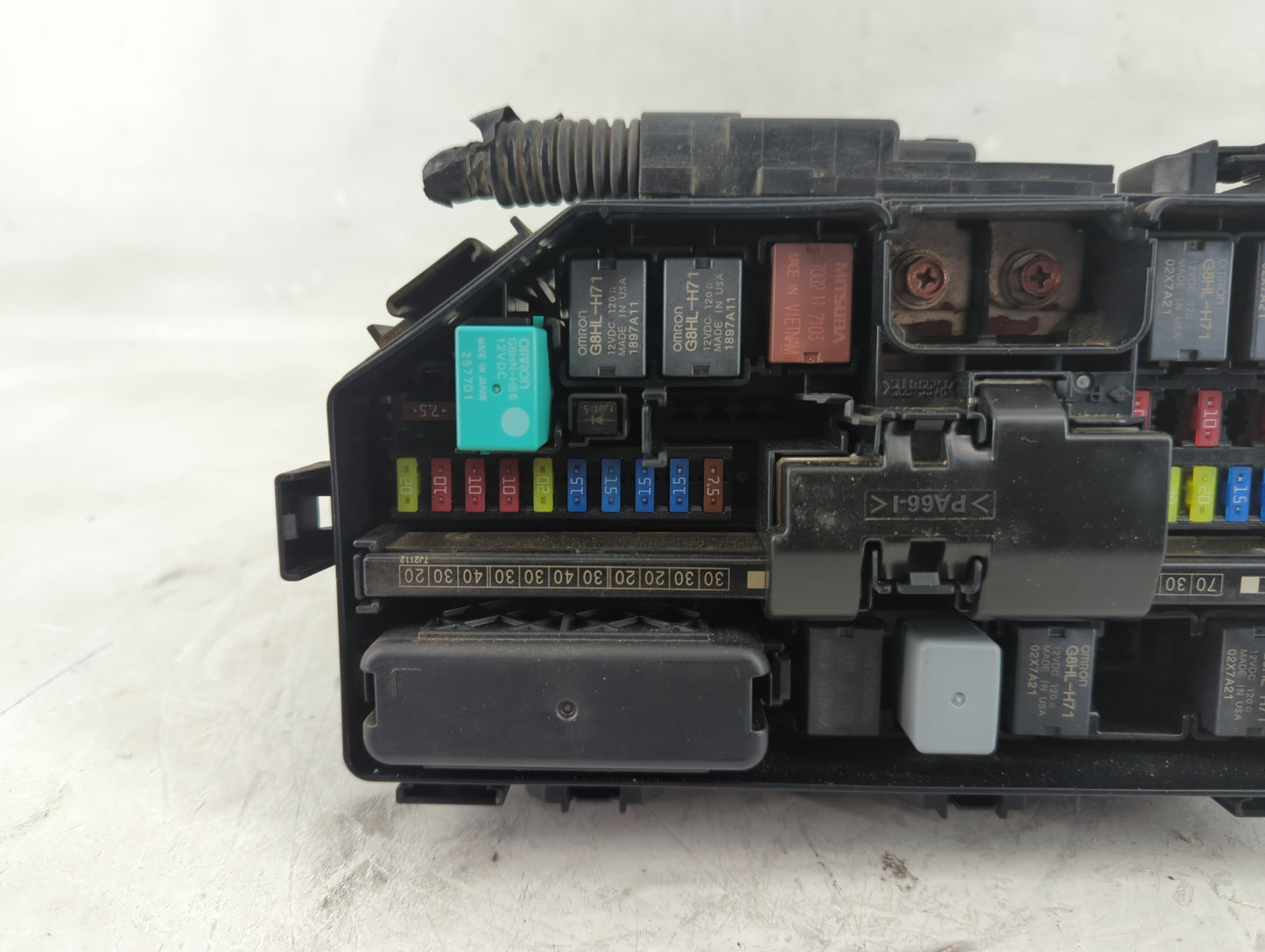 2017-2019 Honda Ridgeline Fusebox Fuse Box Panel Relay Module Fits Fits 2017 2018 2019 OEM Used Auto Parts - Oemusedautopart