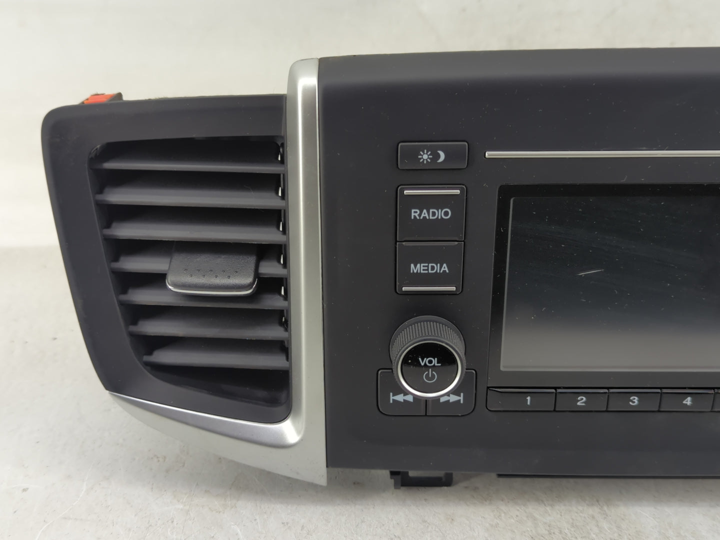 2019 Honda Ridgeline Radio AM FM Cd Player Receiver Replacement P/N:39100-T6Z-A13 Fits OEM Used Auto Parts - Oemusedautopart