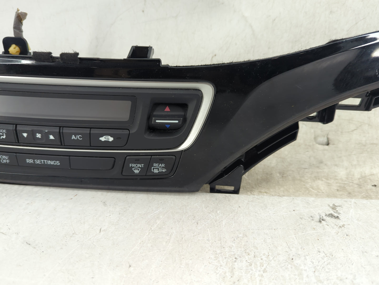 2017-2019 Honda Ridgeline Climate Control Module Temperature AC/Heater Replacement P/N:77220-TG7-A0 Fits Fits 2017 2018 2019