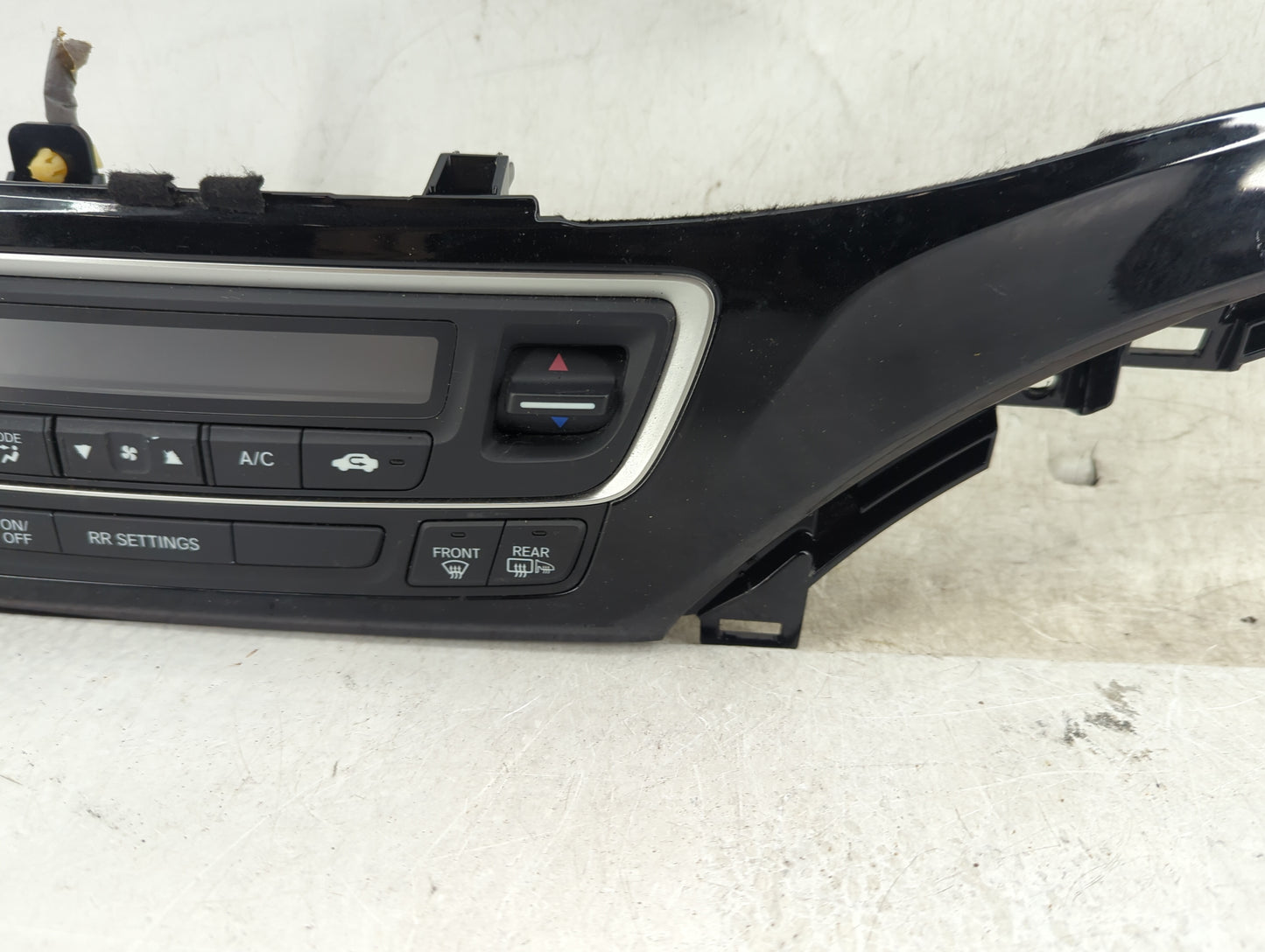 2017-2019 Honda Ridgeline Climate Control Module Temperature AC/Heater Replacement P/N:77220-TG7-A0 Fits Fits 2017 2018 2019