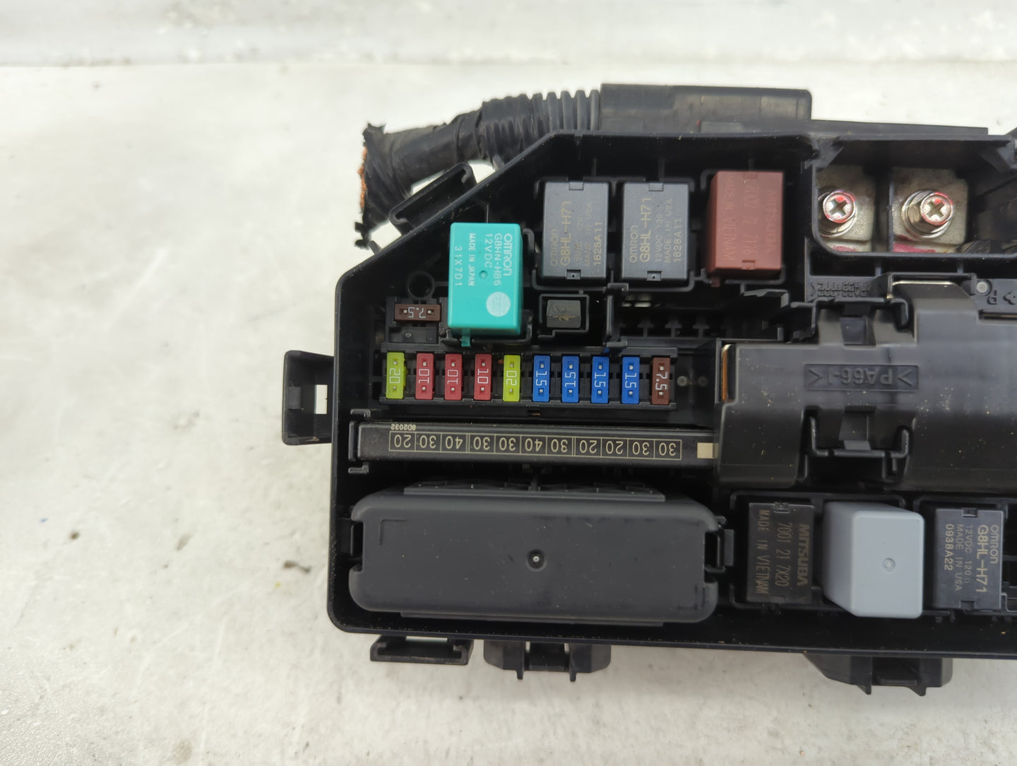 2017-2019 Honda Ridgeline Fusebox Fuse Box Panel Relay Module P/N:T6Z A010 Fits Fits 2017 2018 2019 OEM Used Auto Parts - Oe