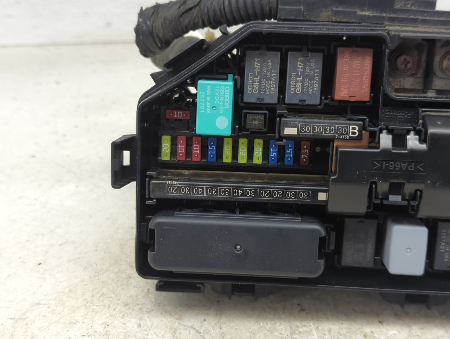 2017-2019 Honda Ridgeline Fusebox Fuse Box Panel Relay Module P/N:T6Z A010 AO T6ZA010AO, 380RD02KAR Fits Fits 2017 2018 2019
