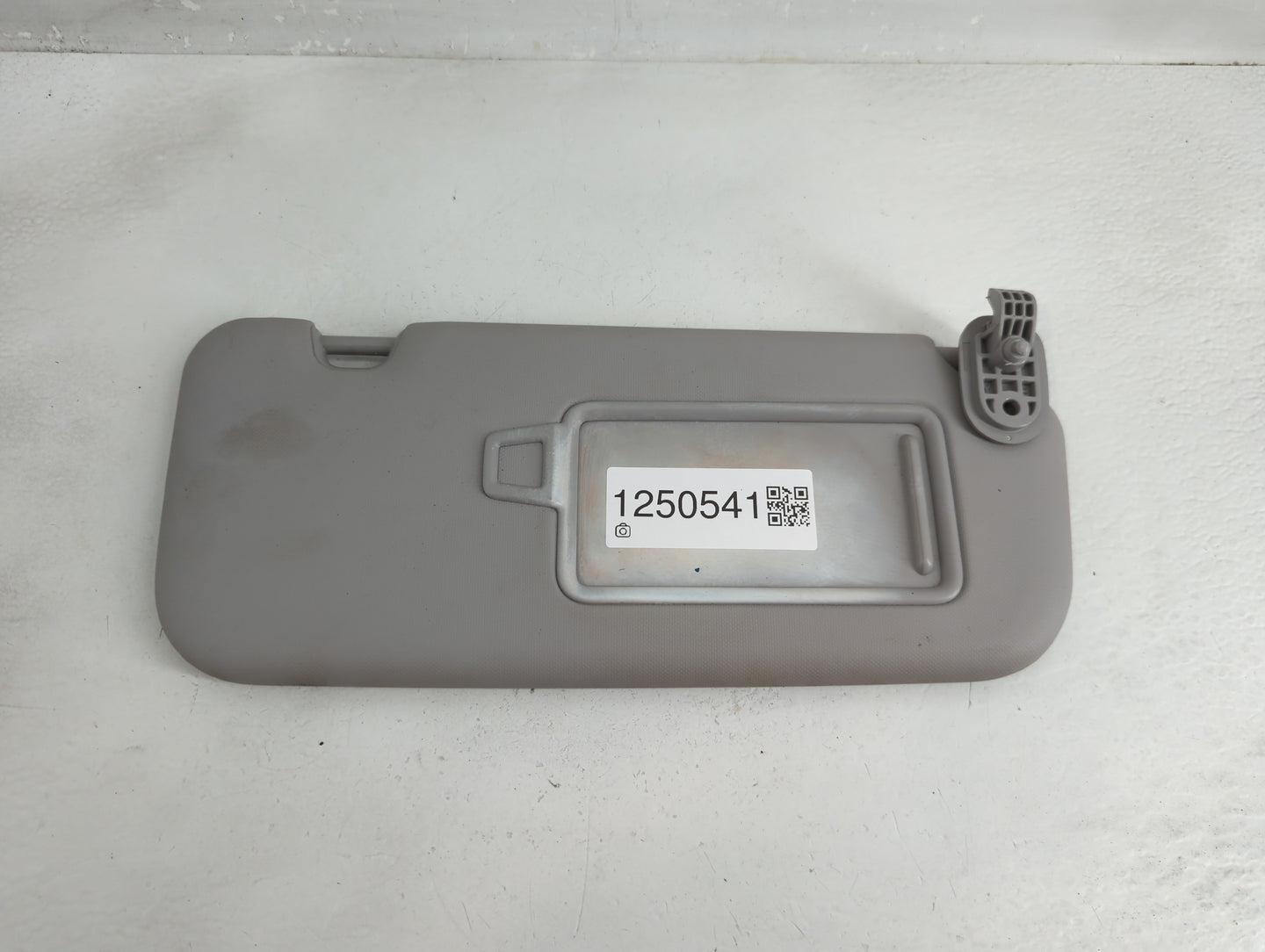 2018-2022 Hyundai Accent Sun Visor Shade Replacement Passenger Right Mirror Fits Fits 2018 2019 2020 2021 2022 OEM Used Auto