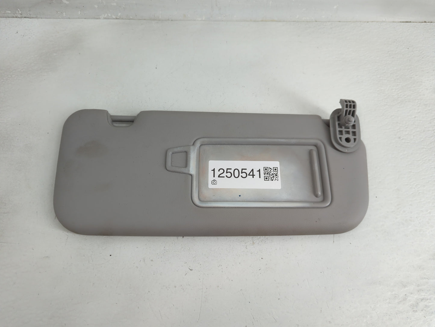 2018-2022 Hyundai Accent Sun Visor Shade Replacement Passenger Right Mirror Fits Fits 2018 2019 2020 2021 2022 OEM Used Auto