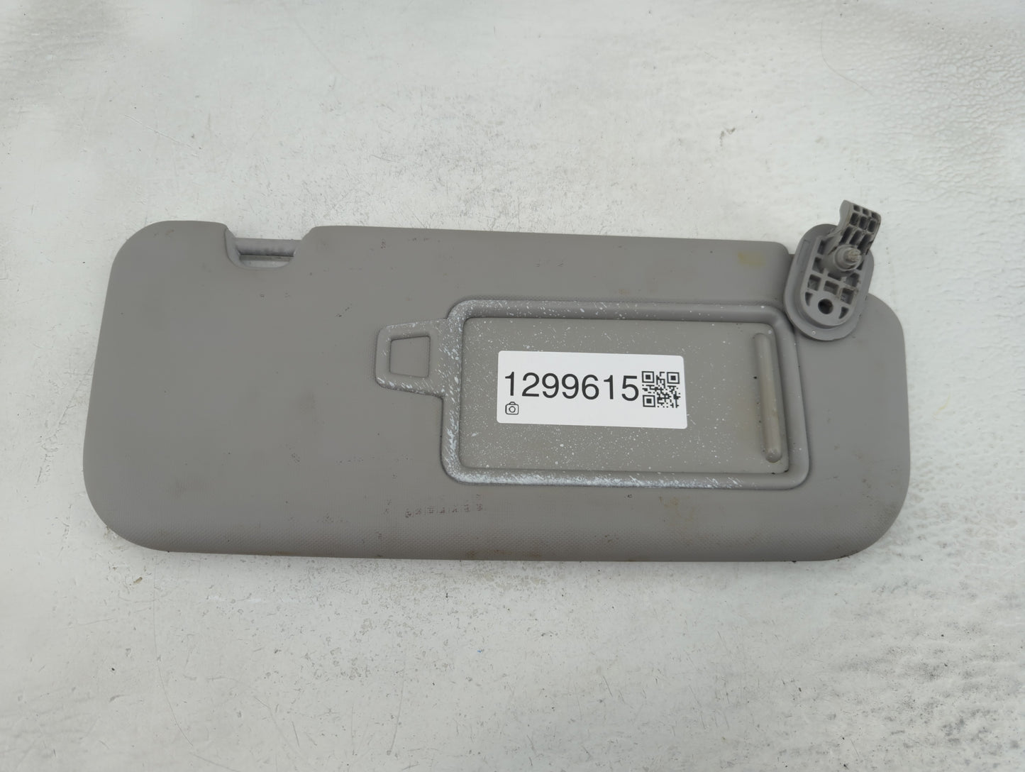 2018-2022 Hyundai Accent Sun Visor Shade Replacement Passenger Right Mirror Fits Fits 2018 2019 2020 2021 2022 OEM Used Auto