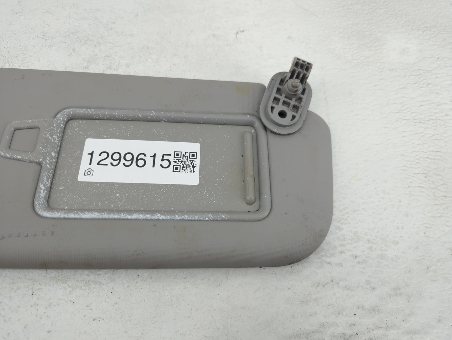2018-2022 Hyundai Accent Sun Visor Shade Replacement Passenger Right Mirror Fits Fits 2018 2019 2020 2021 2022 OEM Used Auto