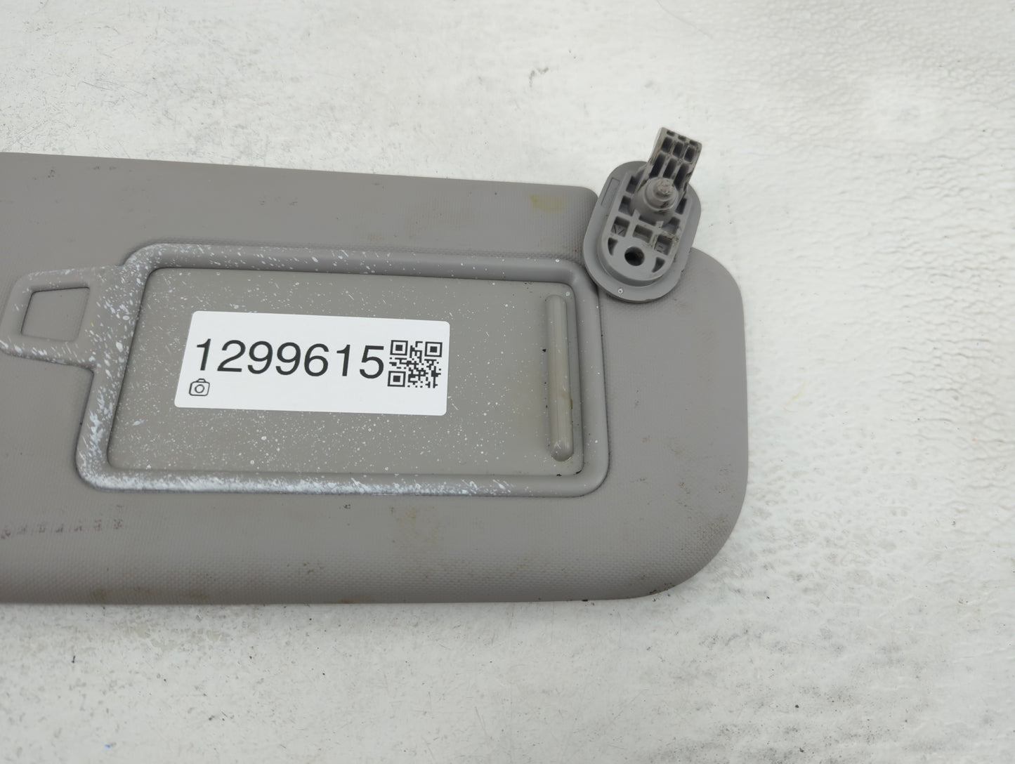 2018-2022 Hyundai Accent Sun Visor Shade Replacement Passenger Right Mirror Fits Fits 2018 2019 2020 2021 2022 OEM Used Auto